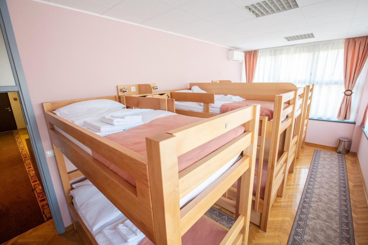 Hostel Amd Belgrade Exterior photo